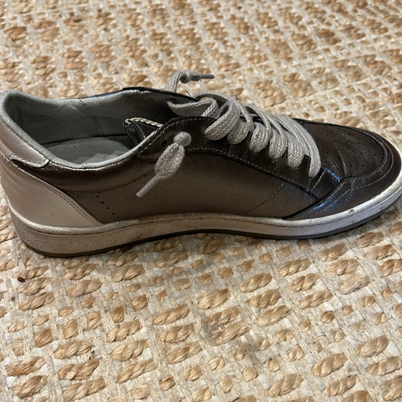 SHU-SHOP Metallic Star-Embellished Women's Sneakers - Picture 6 of 7